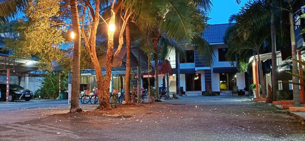 Banyan Resort Bangsaen Exterior foto